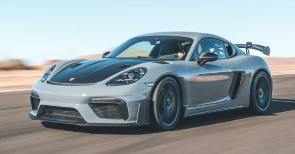 При пускането на пазара на GT4 RS , специалистите отбелязват, че Porsche най-накрая вади 718 Cayman от сянката на 911. Той споделя същия двигател с 911 GT3, но със средно разположениео може да се похвали с оптимално разпределение на теглото. Предлага се с 500 конски сили, с плосък шестцилиндров двигател, съчетан със седемстепенна трансмисия с двоен съединител. Максималната скорост е 320 км/ч, а спринтът до стотака отнема под 4 секунди.
Освен че е по-бърз от всеки предишен Cayman, GT4 RS изглежда по-добре. Вдъхновеният от състезанията авиационен дизайн, масивното задно крило и новите джанти напомнят за 911 GT2 RS.

Колата стартира от около $150 000 през 2022 г. &ndash; много за Cayman, но това не е обикновен Cayman - нито на външен вид, нито като представяне.